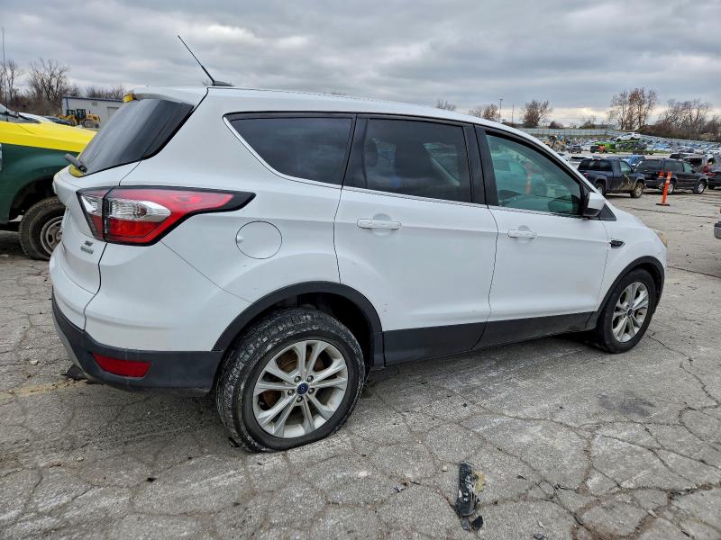 Photo 3 from auction – 2017 FORD ESCAPE SE with VIN 1FMCU0GD1HUC68498