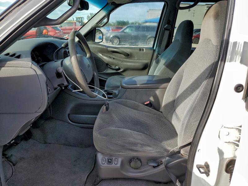 Photo 7 from auction – 2002 FORD EXPEDITION with VIN 1FMRU15W02LA20969