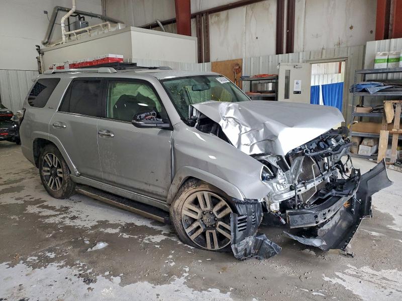 Photo 4 from auction – 2014 TOYOTA 4RUNNER SR with VIN JTEBU5JRXE5169018