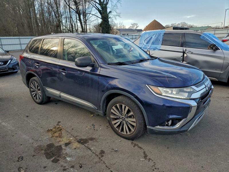 Photo 4 from auction – 2019 MITSUBISHI OUTLANDER with VIN JA4AZ3A35KZ047604