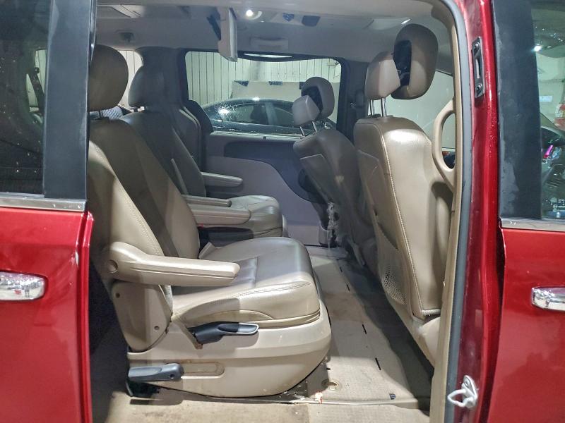 Photo 11 from auction – 2015 CHRYSLER TOWN & COU with VIN 2C4RC1CG1FR540050