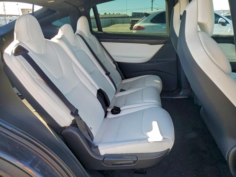 Photo 10 from auction – 2018 TESLA MODEL X with VIN 5YJXCDE27JF138001