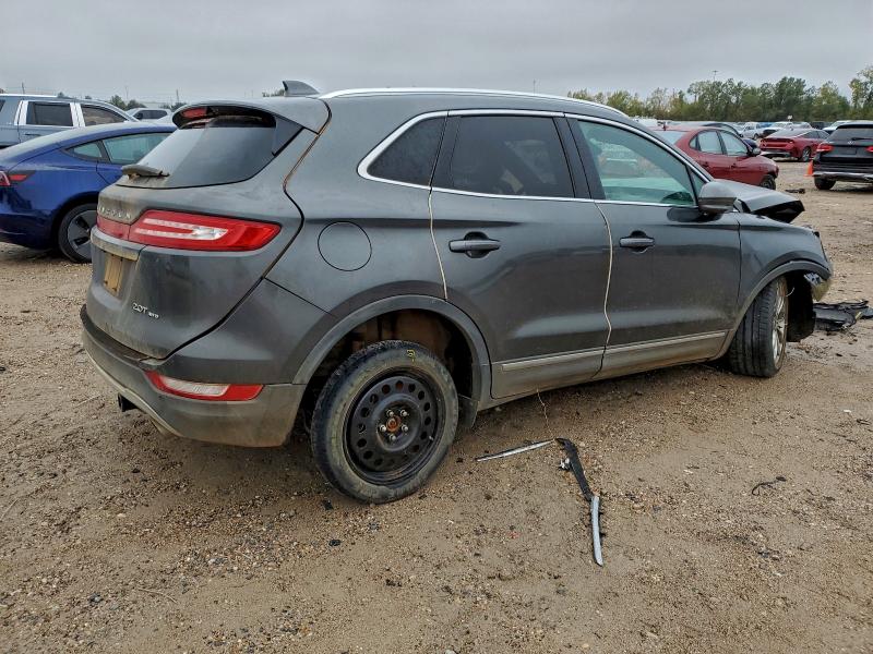 Photo 3 from auction – 2017 LINCOLN MKC SELECT with VIN 5LMCJ2D93HUL47611