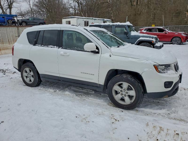 Foto 4 de la subasta – 2016 JEEP COMPASS LA con VIN 1C4NJCEA6GD751662