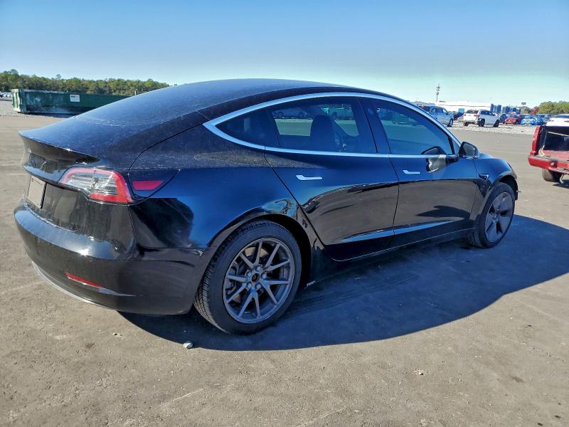 Photo 3 from auction – 2018 TESLA MODEL 3 with VIN 5YJ3E1EA1JF173342