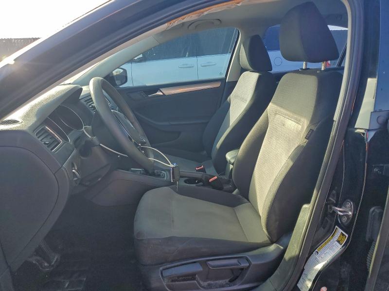 Photo 7 from auction – 2018 VOLKSWAGEN JETTA S with VIN 3VW2B7AJ0JM212654