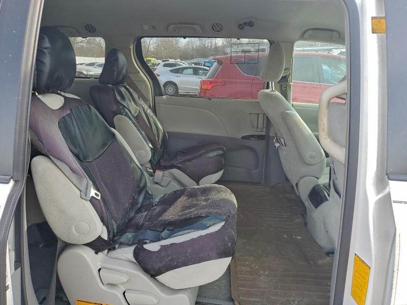 Photo 11 from auction – 2011 TOYOTA SIENNA LE with VIN 5TDKK3DC9BS109310