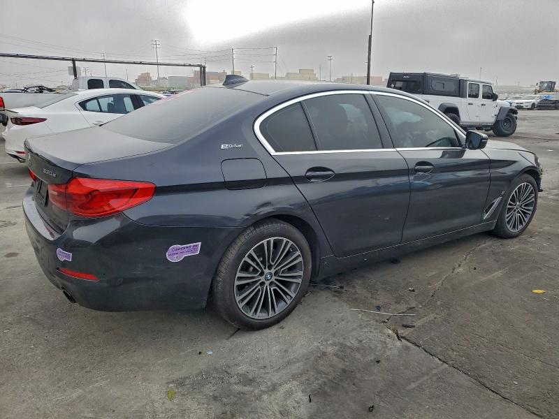 Photo 3 from auction – 2019 BMW 530E with VIN WBAJA9C57KB389799