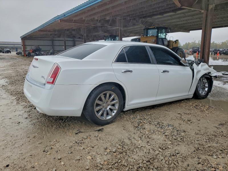 Photo 3 from auction – 2013 CHRYSLER 300C with VIN 2C3CCAEG8DH606197