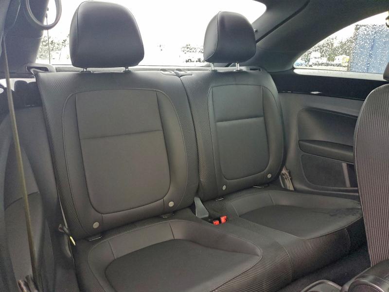 Photo 10 from auction – 2018 VOLKSWAGEN BEETLE SE with VIN 3VWJD7ATXJM726907