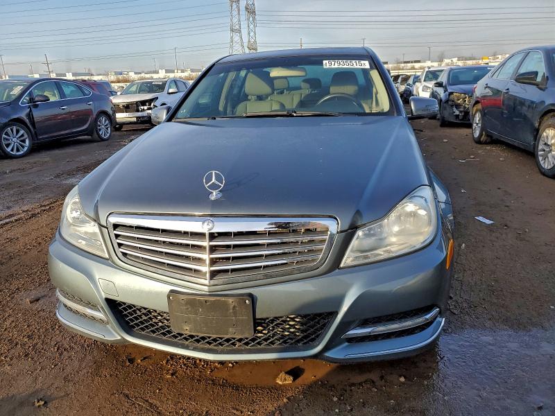 Photo 5 from auction – 2012 MERCEDES-BENZ C 250 with VIN WDDGF4HB9CA652369