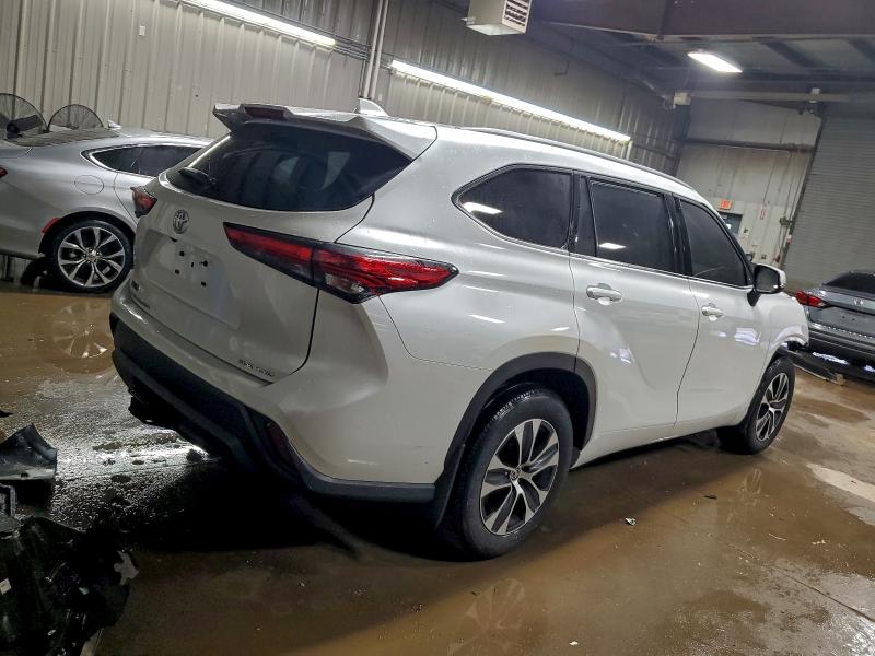 Photo 3 from auction – 2022 TOYOTA HIGHLANDER with VIN 5TDGZRBH3NS254222