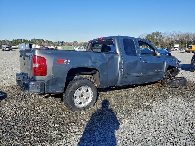 Photo 3 from auction – 2011 CHEVROLET SILVERADO with VIN 1GCRKTE33BZ155758