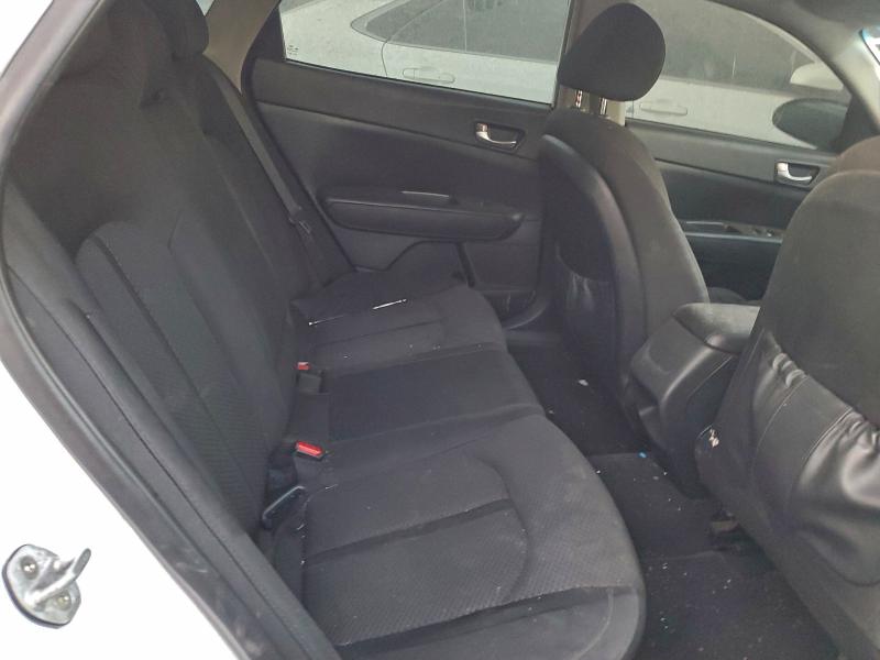 Photo 11 from auction – 2016 KIA OPTIMA LX with VIN 5XXGT4L30GG059562