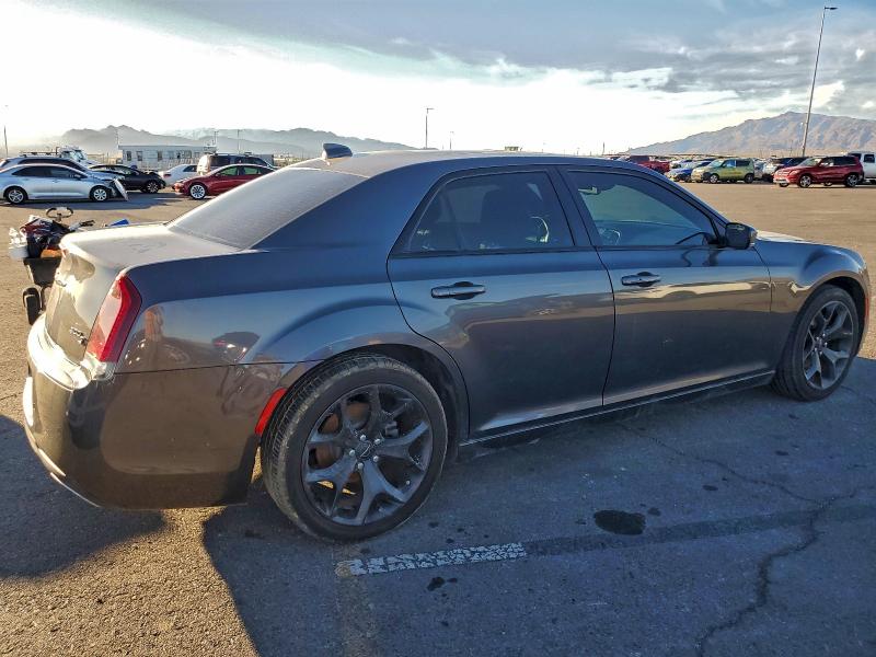 Photo 3 from auction – 2022 CHRYSLER 300 S with VIN 2C3CCABG2NH158691