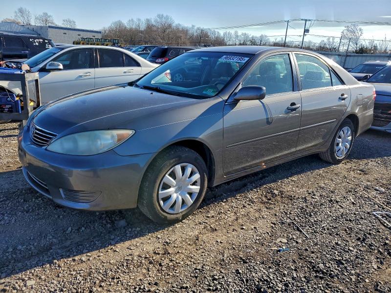 TOYOTA CAMRY LE 2005 with VIN 4T1BE32K95U983122 - Photo from auction