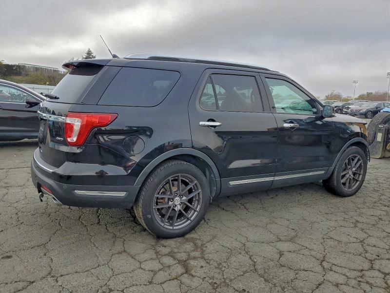 Photo 3 from auction – 2018 FORD EXPLORER L with VIN 1FM5K8F87JGA26336