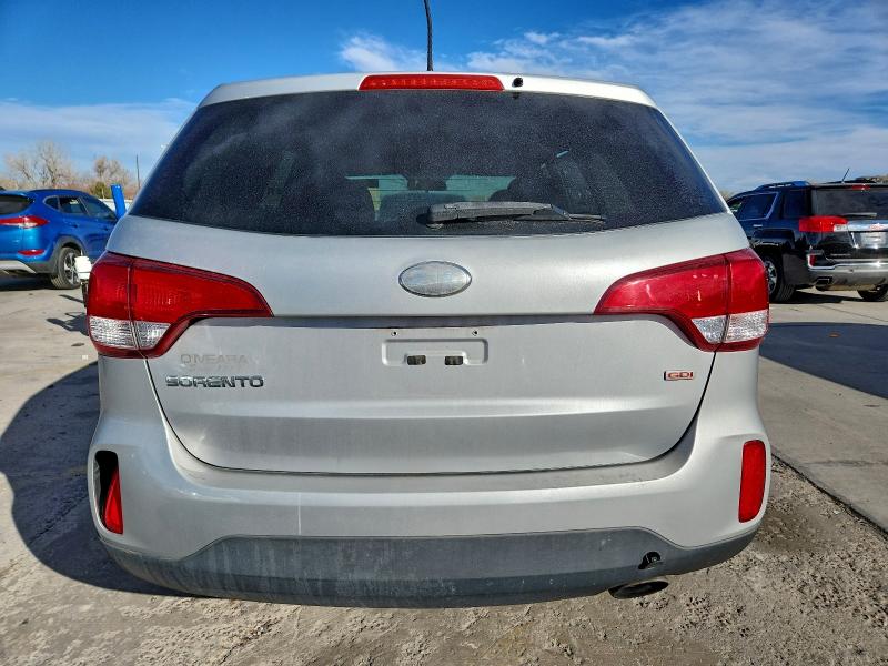 Photo 6 from auction – 2015 KIA SORENTO with VIN 5XYKT3A67FG581133