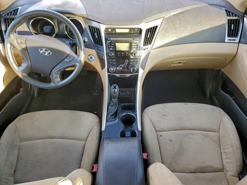 Photo 8 from auction – 2011 HYUNDAI SONATA with VIN KMHEC4A47BA011270
