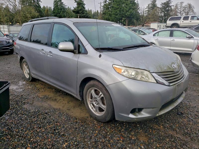 Photo 4 from auction – 2011 TOYOTA SIENNA with VIN 5TDYK3DC1BS017800