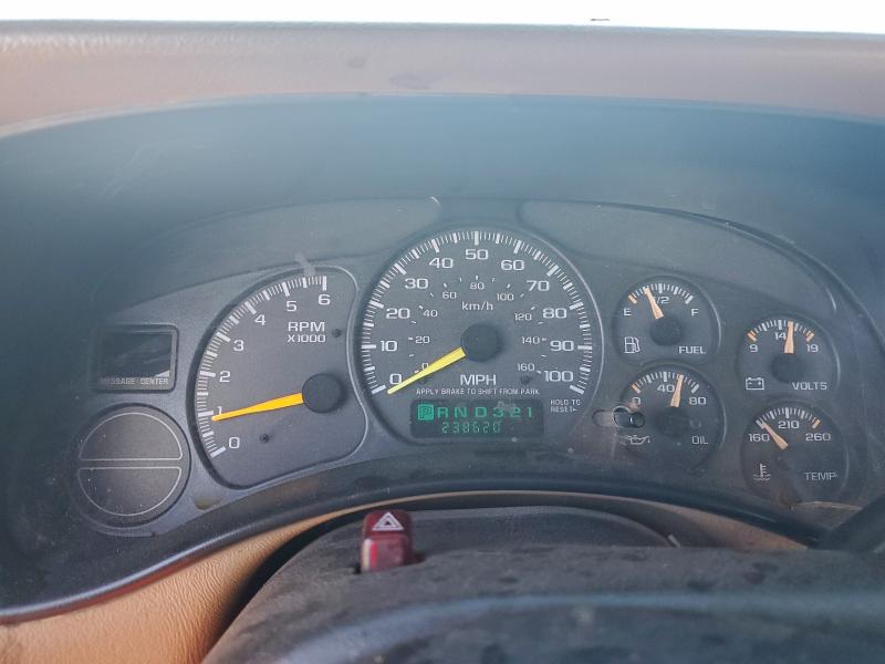Photo 9 from auction – 1999 CHEVROLET SILVERADO with VIN 2GCEC19T2X1109381