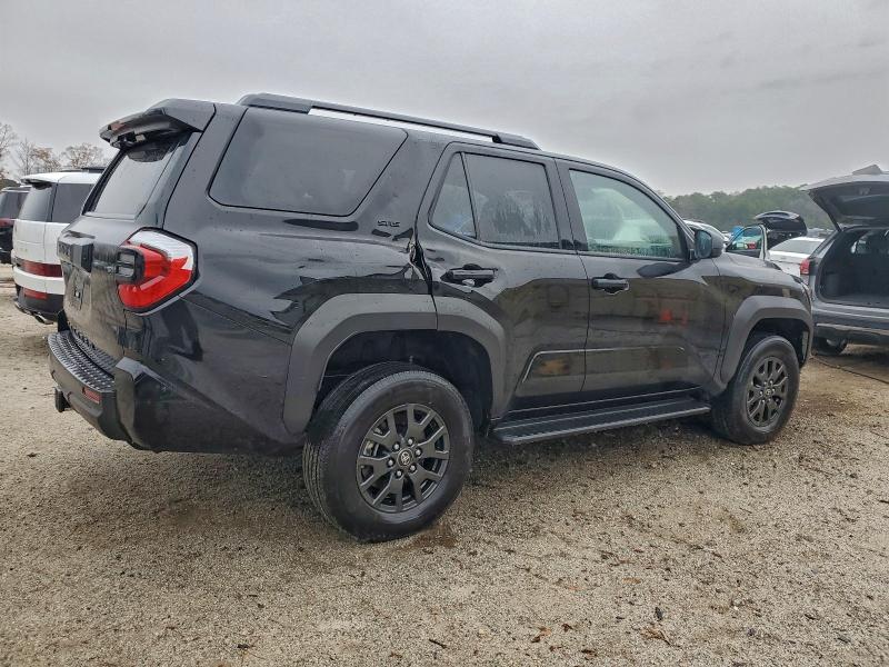 Photo 3 from auction – 2025 TOYOTA 4RUNNER SR5 with VIN JTEVA5AR8S5000780