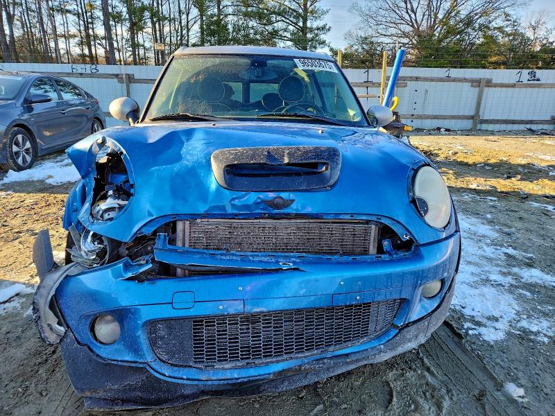 Photo 5 from auction – 2010 MINI COOPER S C with VIN WMWMM3C50ATP76365