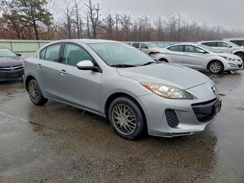 Photo 4 from auction – 2013 MAZDA MAZDA 3 with VIN JM1BL1TG1D1787944