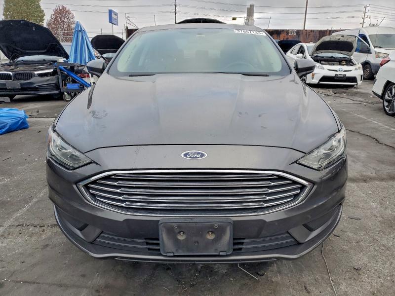 Photo 5 from auction – 2017 FORD FUSION SE with VIN 3FA6P0HD0HR329683