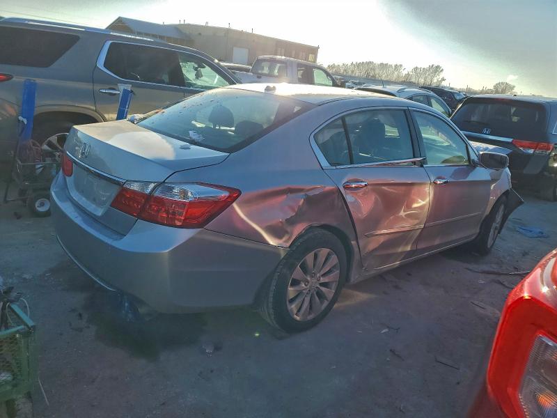 Photo 3 from auction – 2014 HONDA ACCORD EXL with VIN 1HGCR2F80EA190039