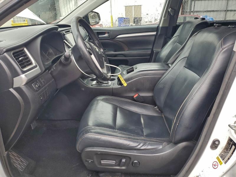 Photo 7 from auction – 2017 TOYOTA HIGHLANDER with VIN 5TDKZRFH0HS522183