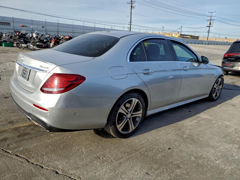 Photo 3 from auction – 2017 MERCEDES-BENZ E 300 4MAT with VIN WDDZF4KB7HA087063