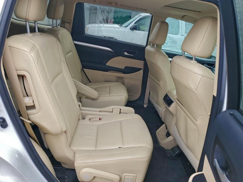 Photo 11 from auction – 2016 TOYOTA HIGHLANDER with VIN 5TDKKRFH6GS181519