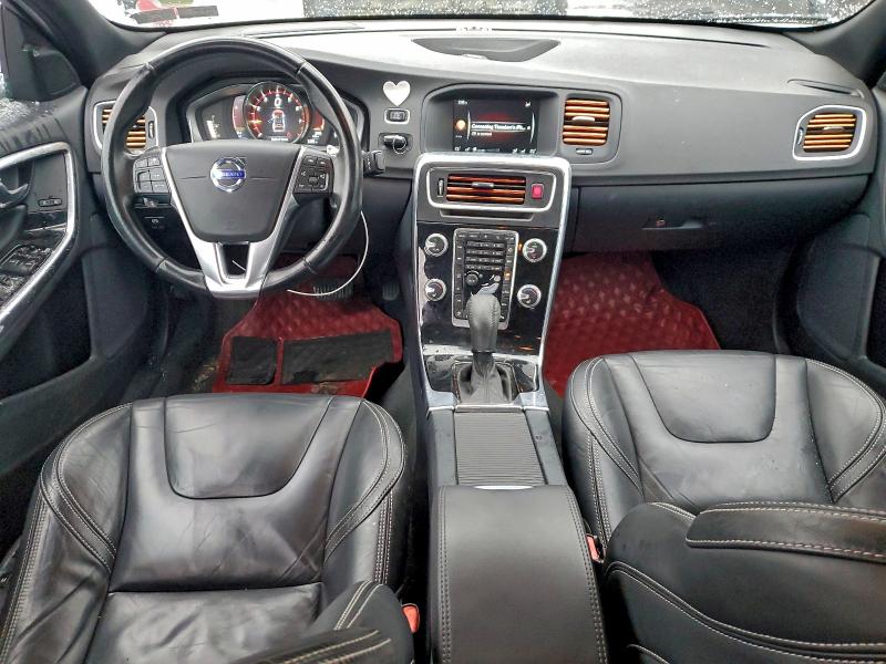 Photo 8 from auction – 2015 VOLVO S60 PLATIN with VIN YV149MFM8F1342379