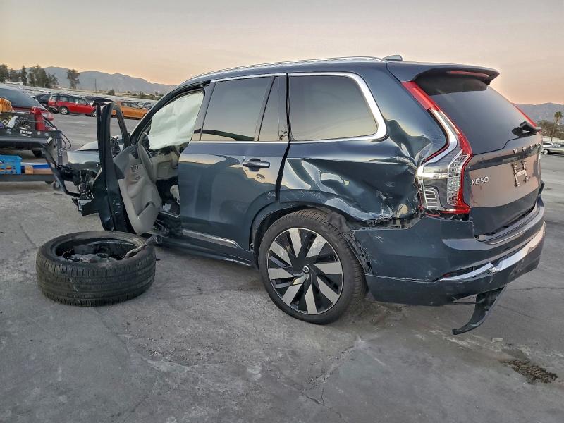 Photo 2 from auction – 2023 VOLVO XC90 ULTIM with VIN YV4H60CA1P1944932