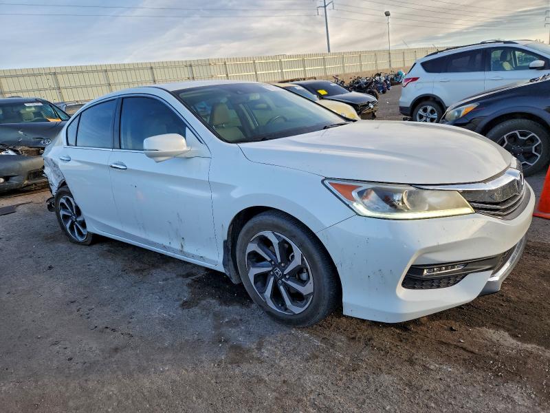 Photo 4 from auction – 2017 HONDA ACCORD EXL with VIN 1HGCR2F98HA217291