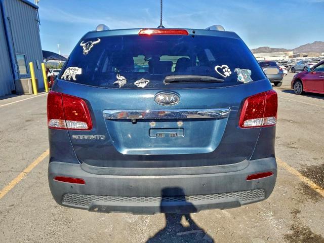 Photo 6 from auction – 2011 KIA SORENTO BA with VIN 5XYKTDA13BG168601
