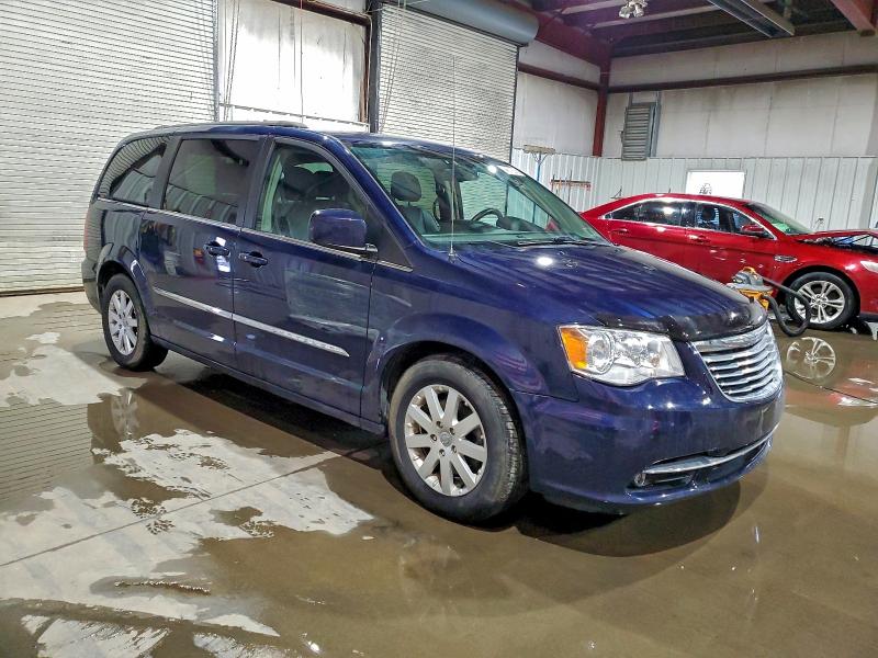 Photo 4 from auction – 2016 CHRYSLER TOWN & COU with VIN 2C4RC1BG2GR186381