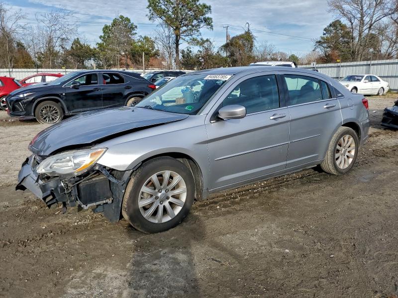 CHRYSLER 200 TOURIN 2013 with VIN 1C3CCBBB9DN721784 - Photo from auction