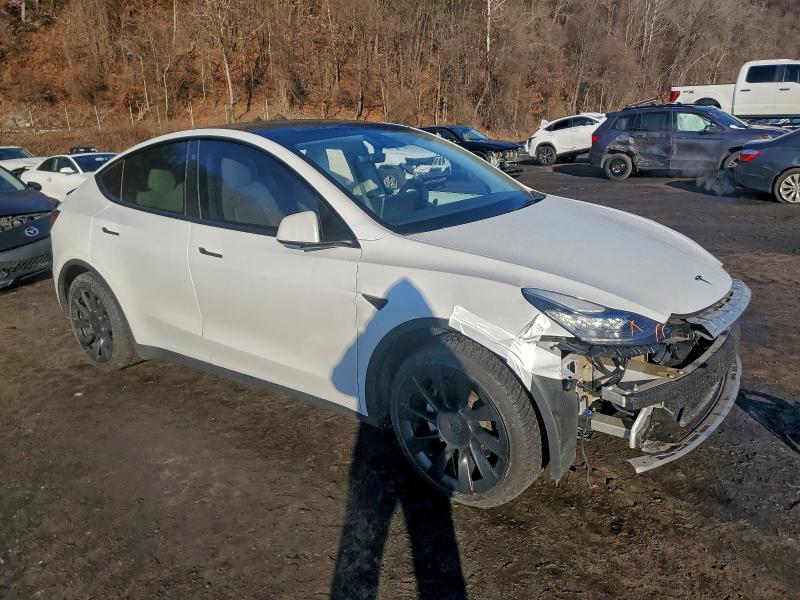 Photo 4 from auction – 2021 TESLA MODEL Y with VIN 5YJYGAEE8MF252210