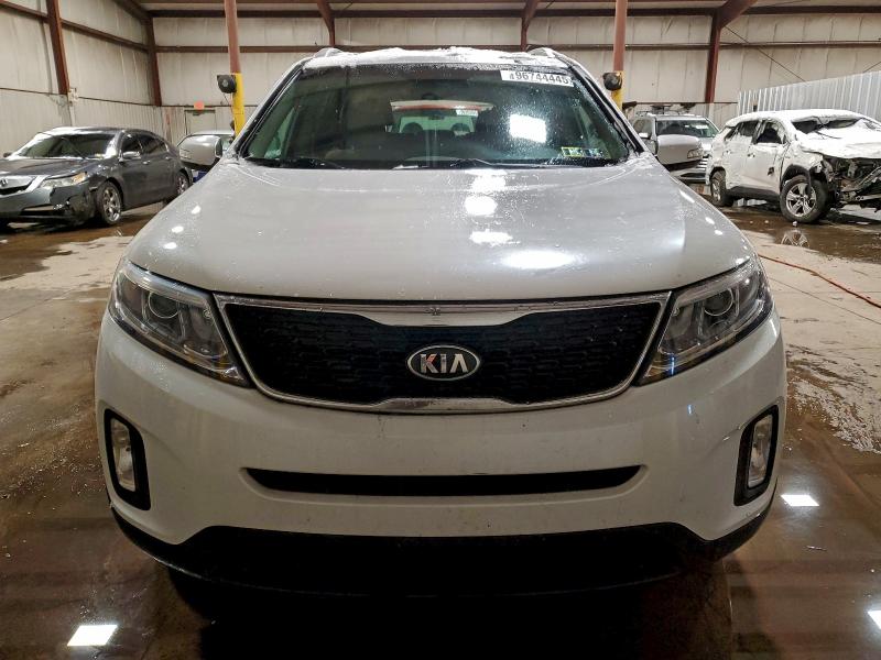 Photo 5 from auction – 2014 KIA SORENTO LX with VIN 5XYKTCA64EG439787