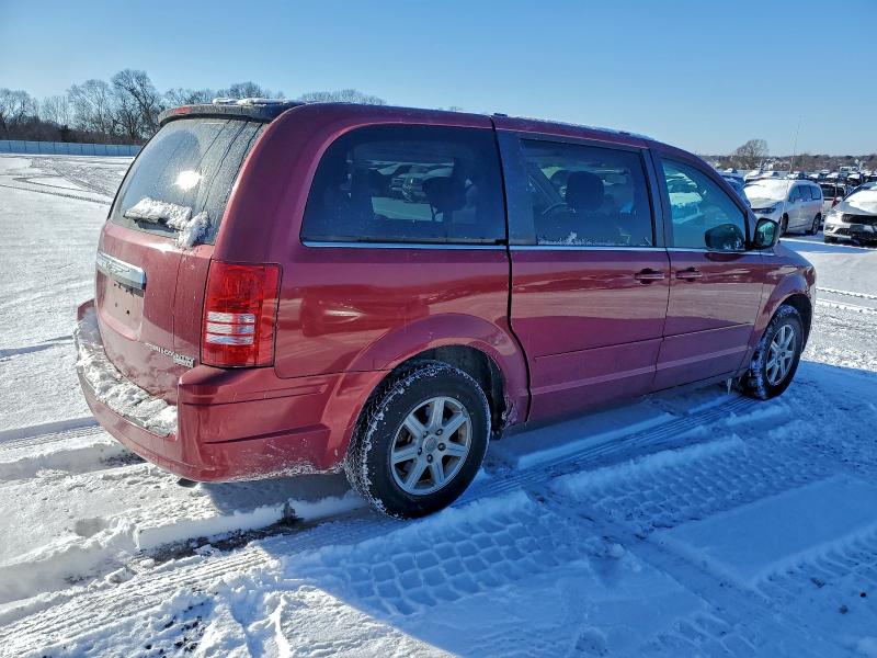 Photo 3 from auction – 2010 CHRYSLER TOWN & COU with VIN 2A4RR2D1XAR357232