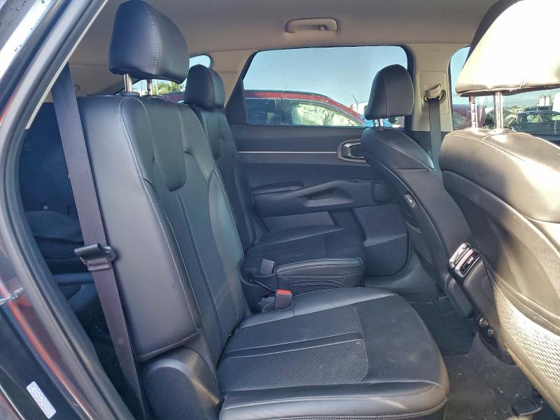 Photo 11 from auction – 2023 KIA SORENTO EX with VIN 5XYRH4LF3PG230188