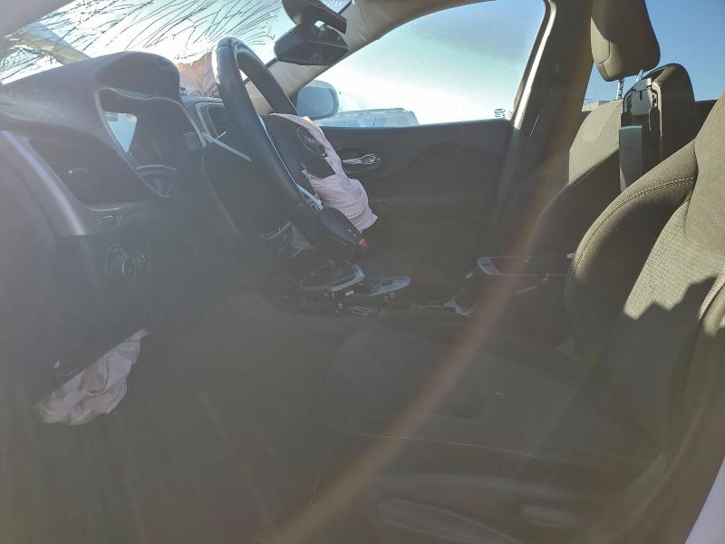 Photo 7 from auction – 2015 JEEP CHEROKEE L with VIN 1C4PJLCB1FW676697