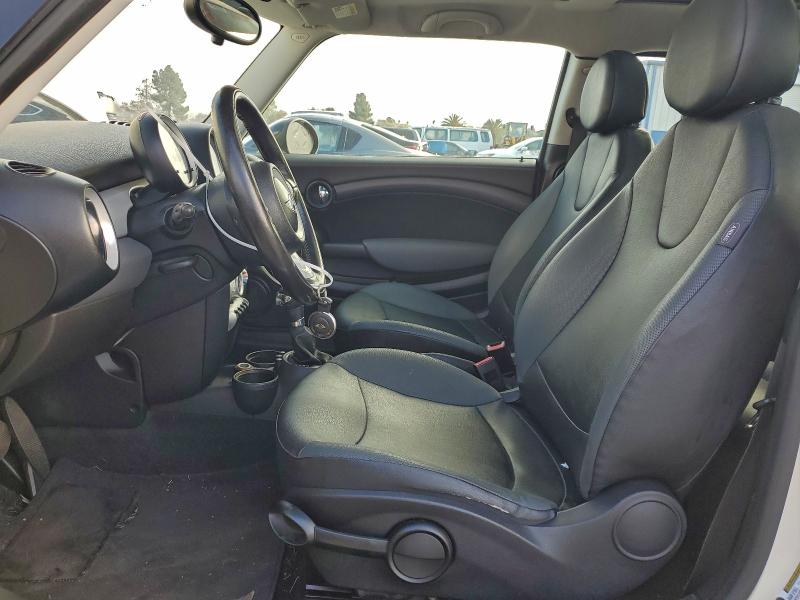 Photo 7 from auction – 2009 MINI COOPER CLU with VIN WMWML33529TX35332