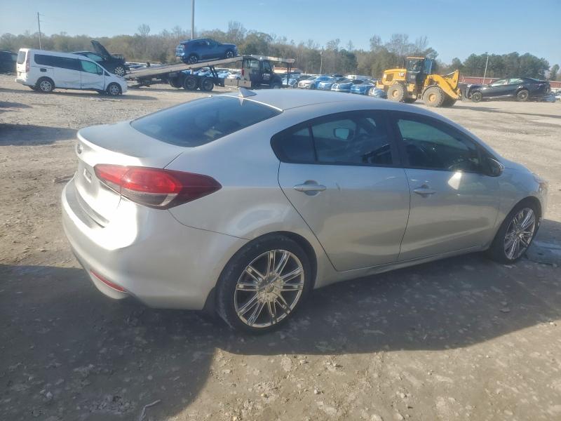 Photo 3 from auction – 2017 KIA FORTE LX with VIN 3KPFK4A79HE057274