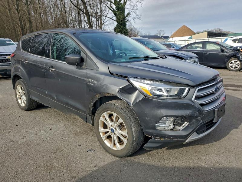 Photo 4 from auction – 2017 FORD ESCAPE SE with VIN 1FMCU9GD3HUD14966