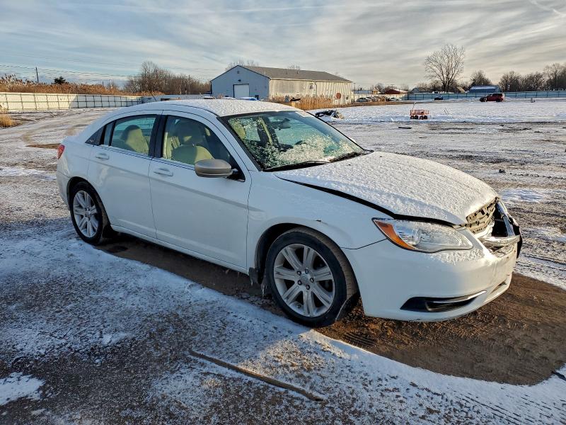 Photo 4 from auction – 2013 CHRYSLER 200 LX with VIN 1C3CCBAB7DN761718