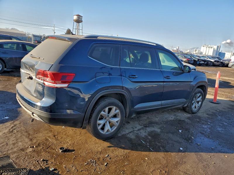 Photo 3 from auction – 2018 VOLKSWAGEN ATLAS SE with VIN 1V2LR2CA7JC554783