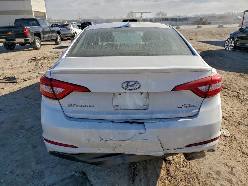 Photo 6 from auction – 2016 HYUNDAI SONATA SE with VIN 5NPE24AF9GH420962